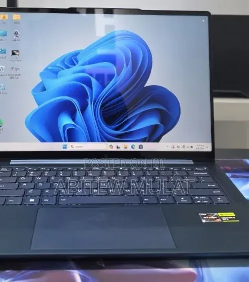 New Laptop Lenovo Yoga 9 16GB AMD Ryzen 7 SSD 512GB