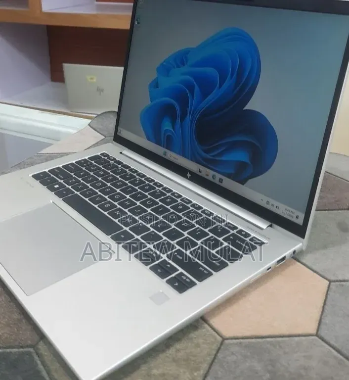 New Laptop HP EliteBook 840 G9 16GB Intel Core i7 SSD 512GB