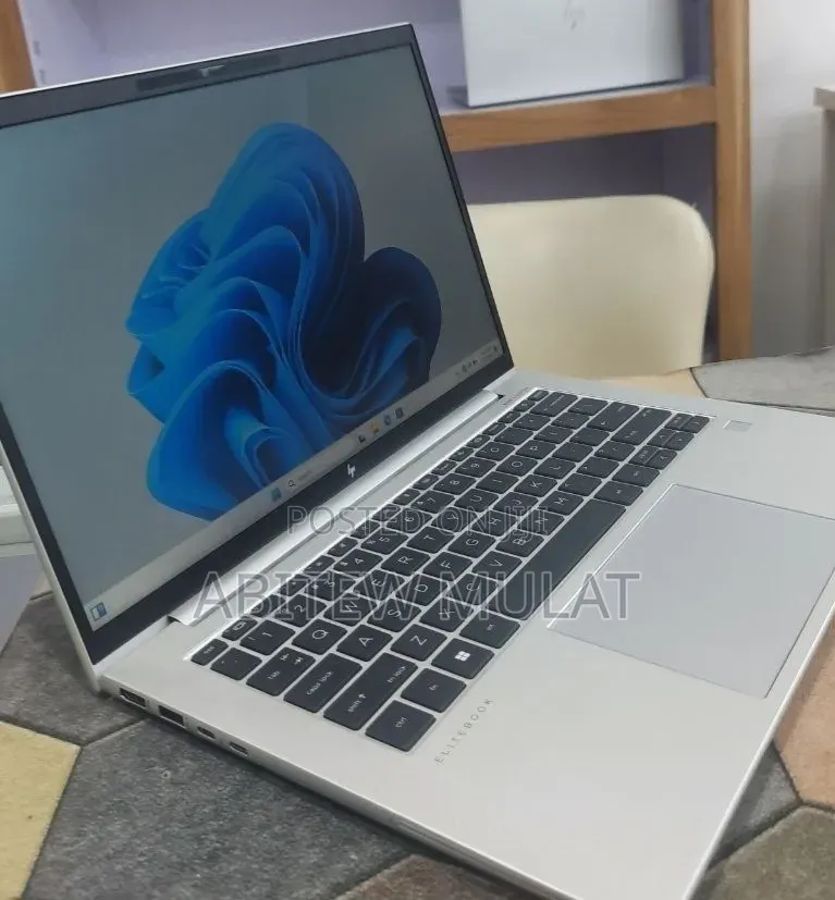 New Laptop HP EliteBook 840 G9 16GB Intel Core i7 SSD 512GB