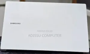 New Laptop Samsung Galaxy Book4 16GB Intel Core 7 SSD 512GB