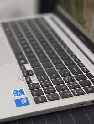 New Laptop Samsung Galaxy Book4 16GB Intel Core 7 SSD 512GB