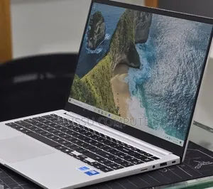 New Laptop Samsung Galaxy Book4 16GB Intel Core 7 SSD 512GB