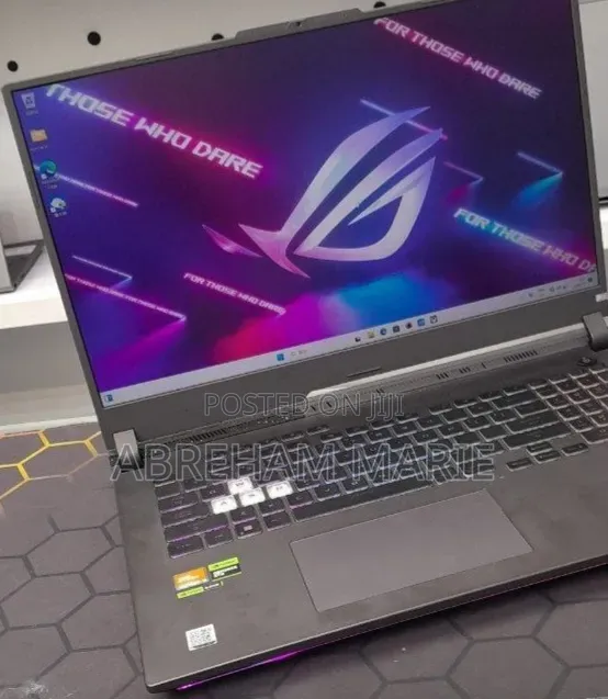 New Laptop Asus ROG Strix G18 16GB AMD Ryzen 9 SSD 1T