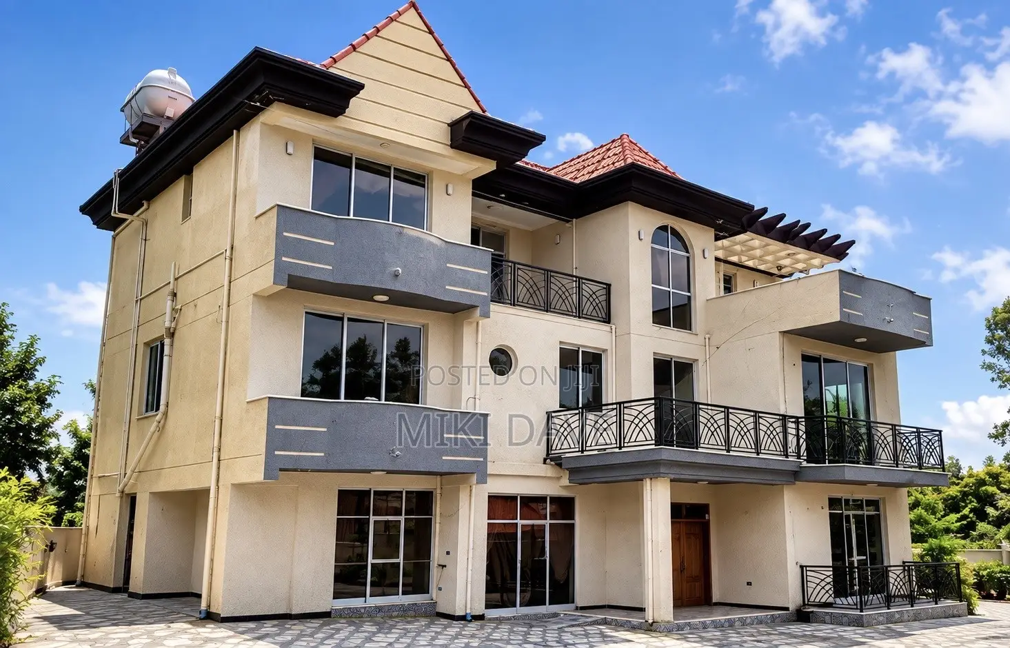 8bdrm House in East Shewa for rent