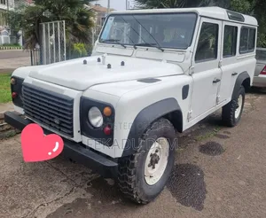 Land Rover Defender 2002 White