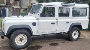 Land Rover Defender 2002 White
