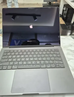 New Laptop Apple MacBook Pro 2025 M5 16GB Apple M5 SSD 1T