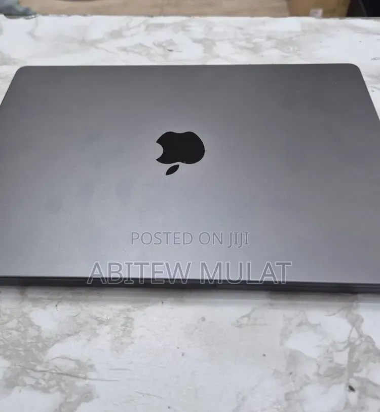 New Laptop Apple MacBook Pro 2025 M5 16GB Apple M5 SSD 1T