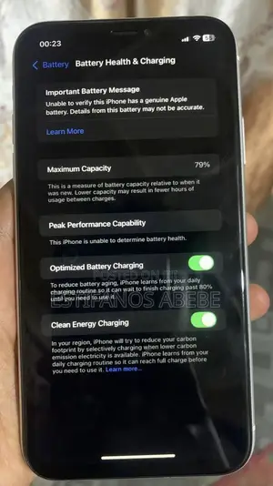 Apple iPhone XR 64 GB White