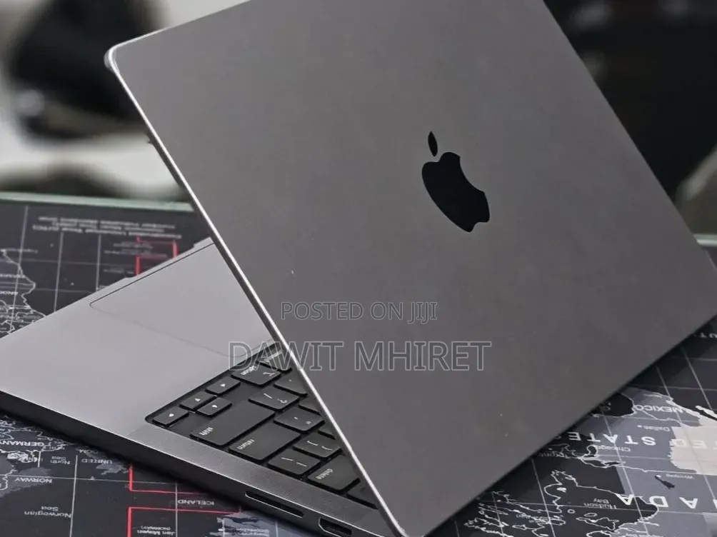New Laptop Apple MacBook Pro 2023 M3 8GB Apple M3 Pro SSD 512GB