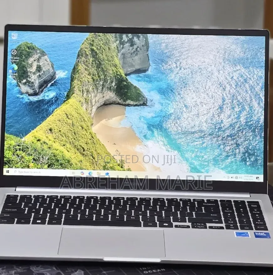 New Laptop Samsung Galaxy Book4 16GB Intel Core 7 SSD 512GB