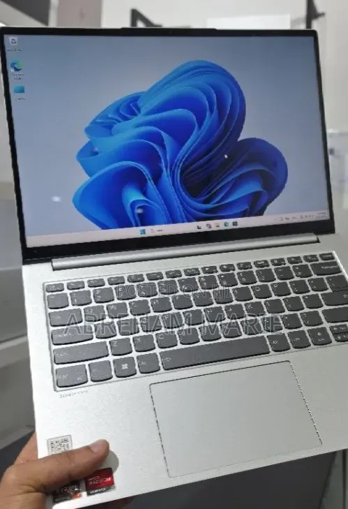New Laptop Lenovo IdeaPad 100 16GB AMD Ryzen 7 SSD 512GB