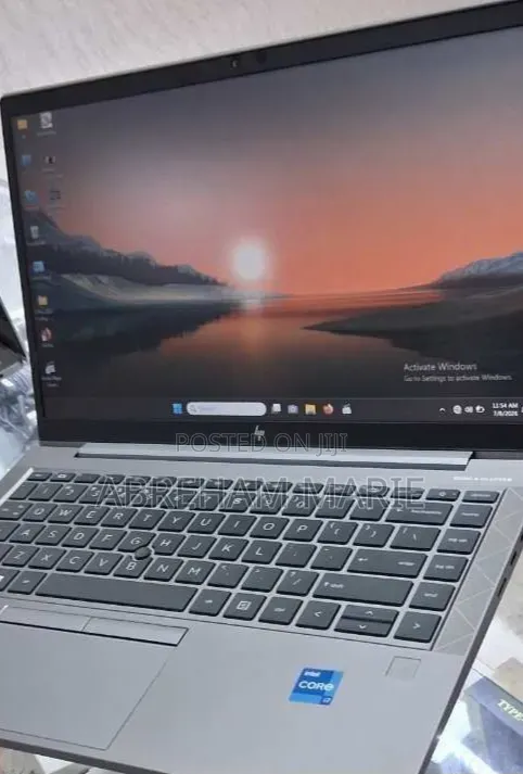 New Laptop HP ZBook Firefly G8 16GB Intel Core i7 SSD 512GB