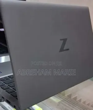 New Laptop HP ZBook Firefly G8 16GB Intel Core i7 SSD 512GB
