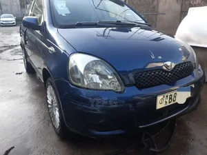 Toyota Vitz 2004 Blue