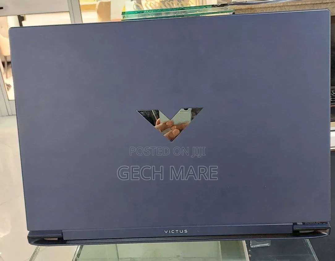 New Laptop HP Victus 15 8GB AMD Ryzen 7 SSD 1T