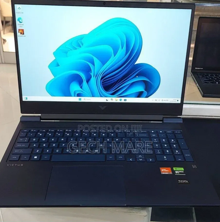 New Laptop HP Victus 15 8GB AMD Ryzen 7 SSD 1T