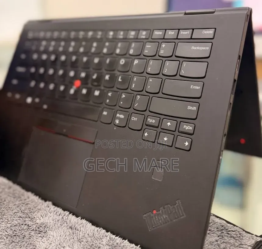 New Laptop Lenovo Yoga 7i 8GB Intel Core i5 SSD 256GB