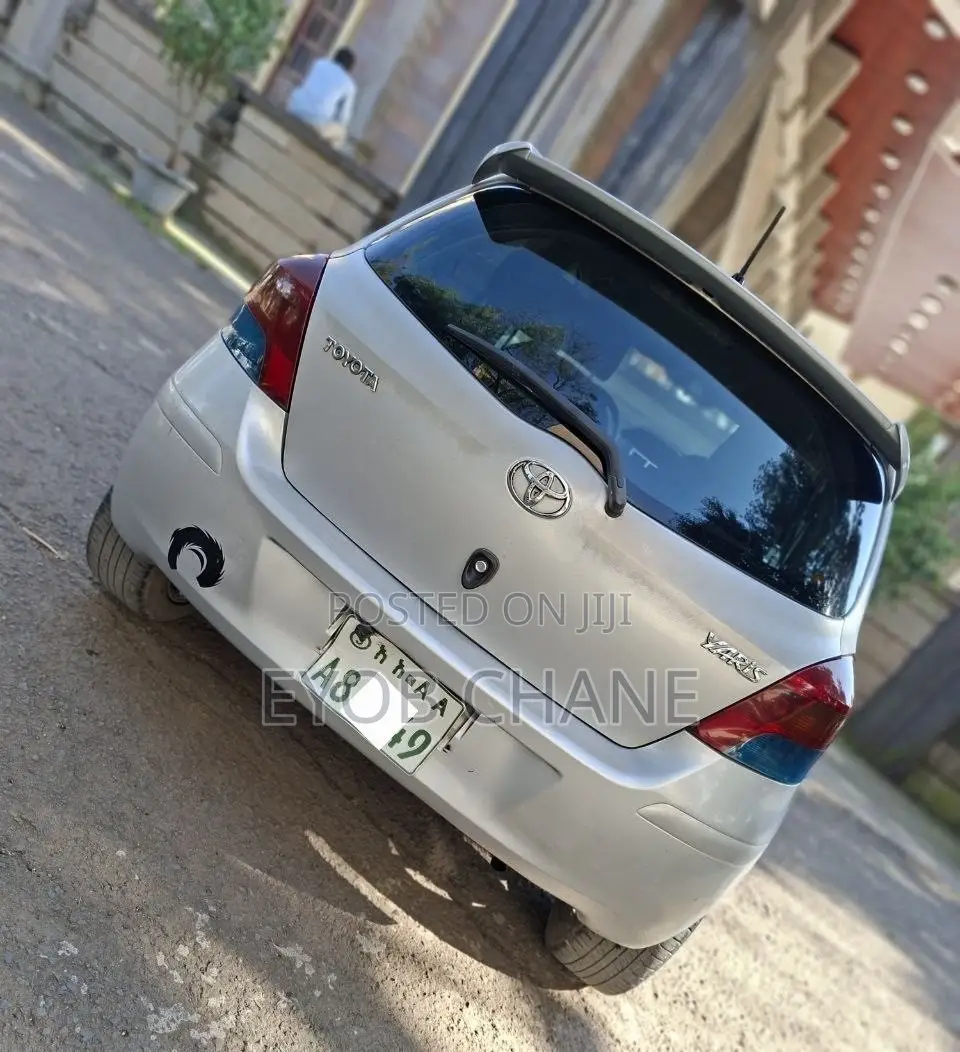 Toyota Yaris 2009 Silver