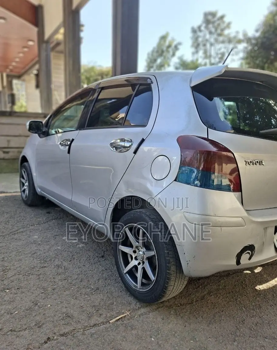Toyota Yaris 2009 Silver