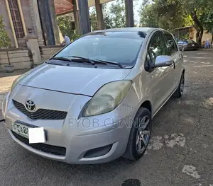 Toyota Yaris 2009 Silver
