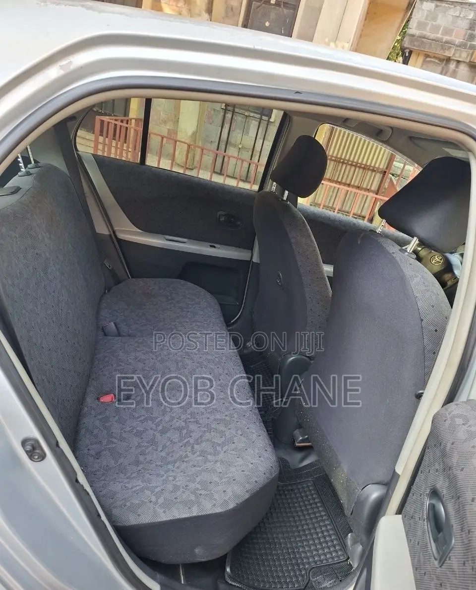Toyota Yaris 2009 Silver