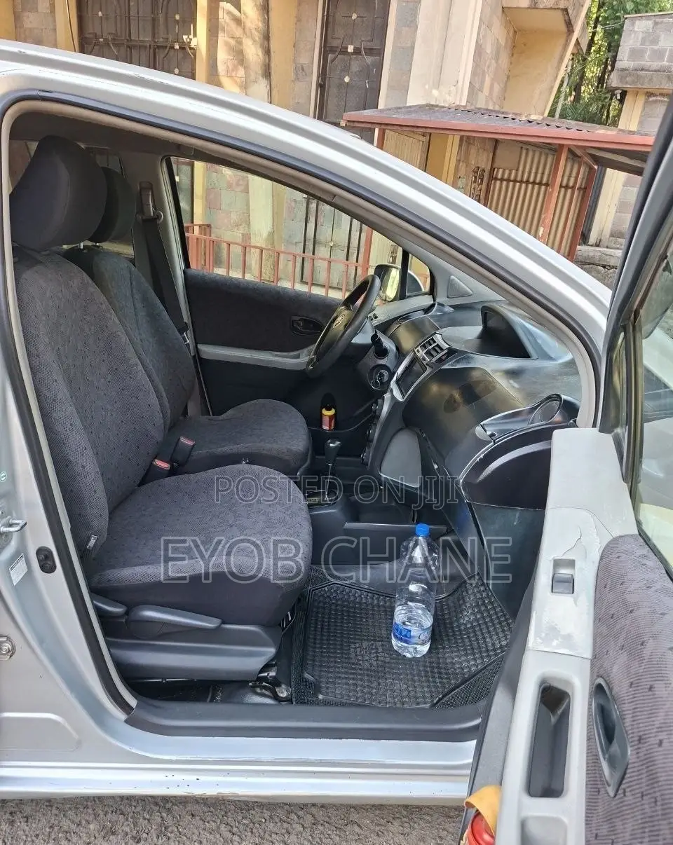 Toyota Yaris 2009 Silver