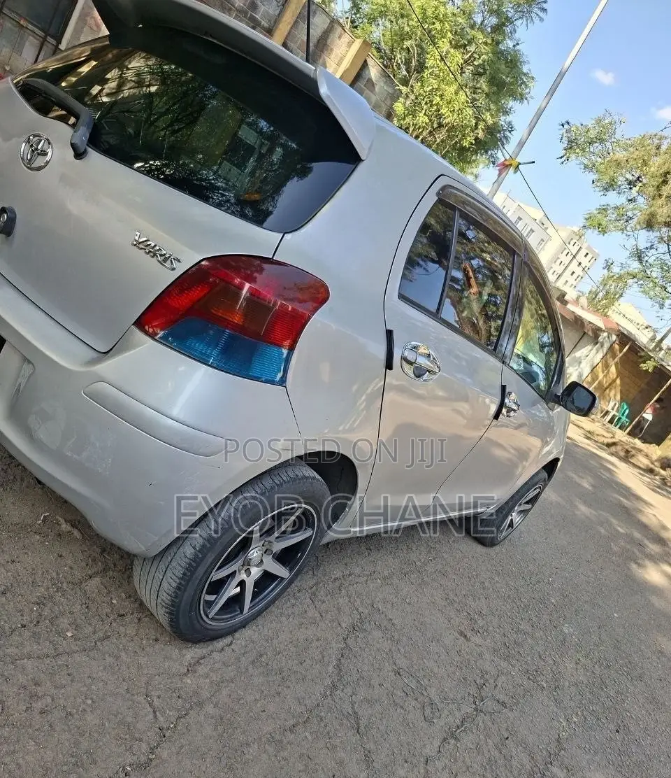 Toyota Yaris 2009 Silver