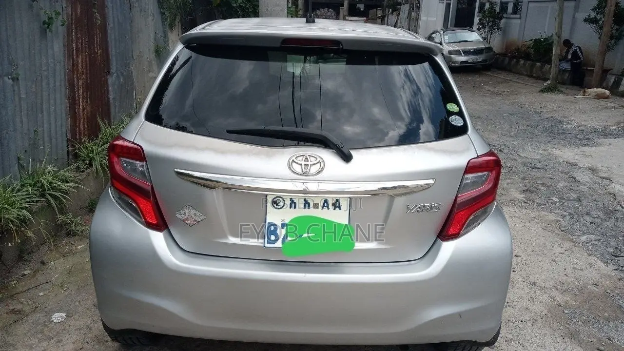 Toyota Yaris 2014 Silver