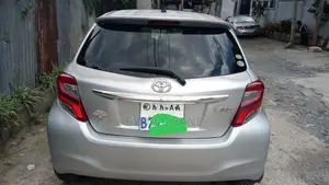 Toyota Yaris 2014 Silver