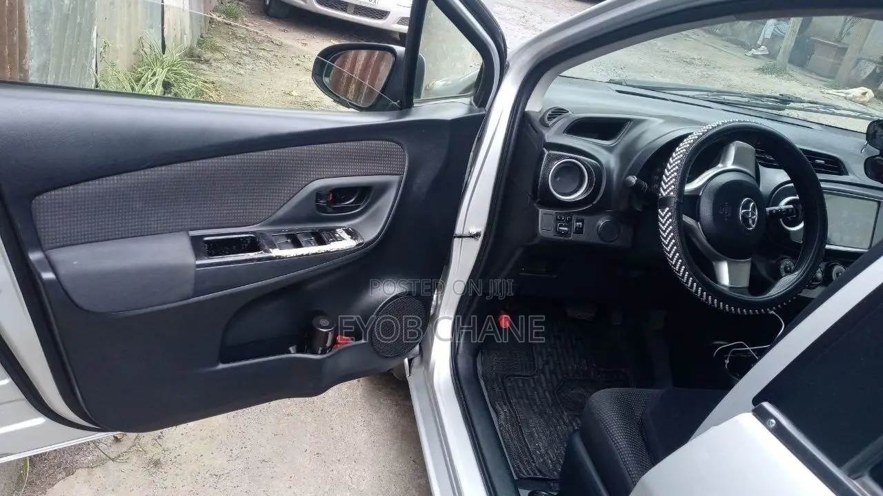 Toyota Yaris 2014 Silver