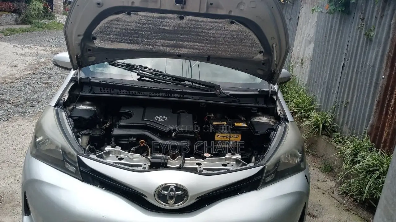 Toyota Yaris 2014 Silver