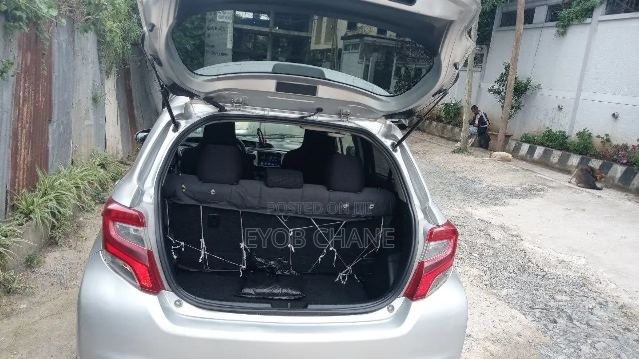 Toyota Yaris 2014 Silver