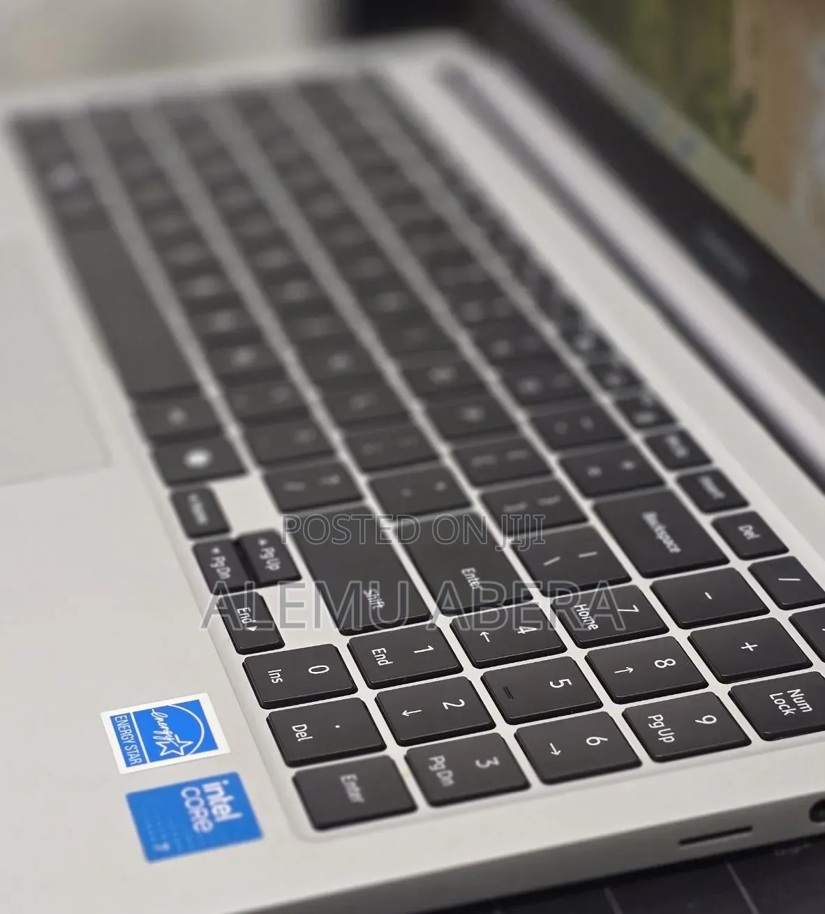 New Laptop Samsung Galaxy Book4 16GB Intel Core 7 SSD 512GB