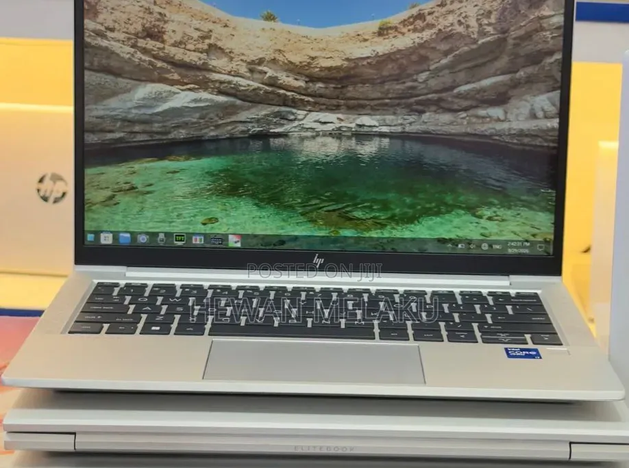 New Laptop HP EliteBook 830 G8 16GB Intel Core i7 SSD 512GB