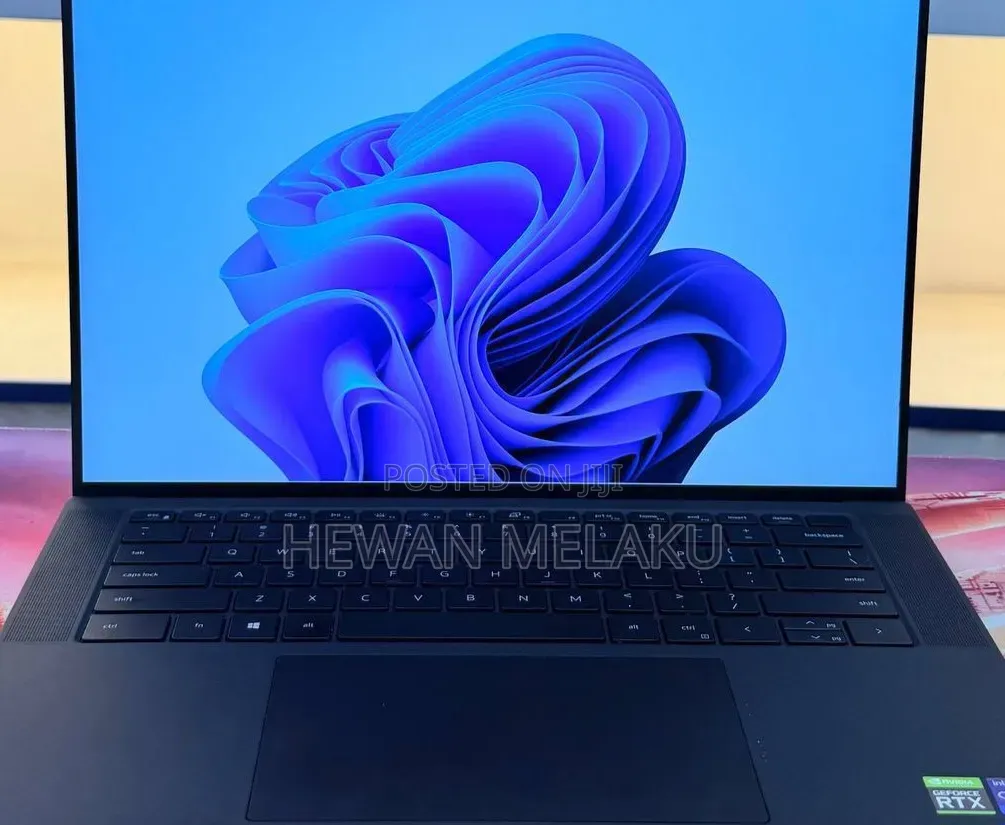 New Laptop Dell Precision 5560 16GB Intel Core i9 SSD 512GB
