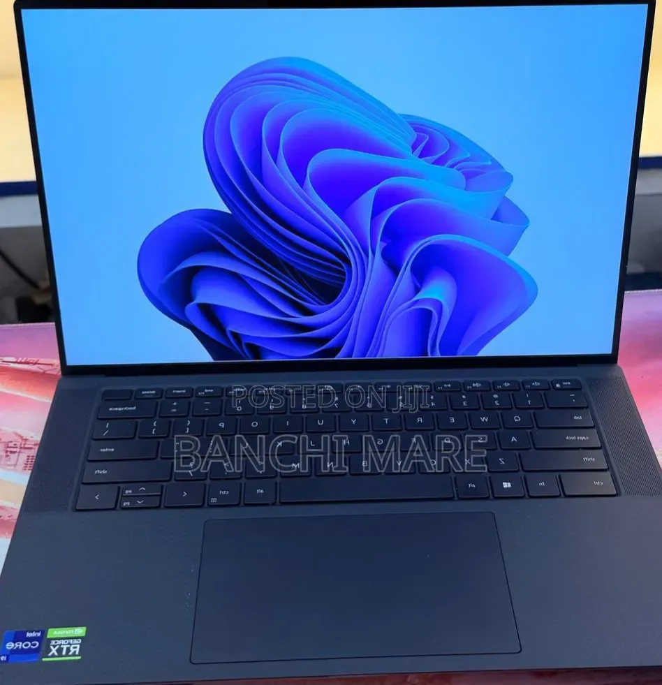 New Laptop Dell Precision 5560 16GB Intel Core i9 SSD 512GB