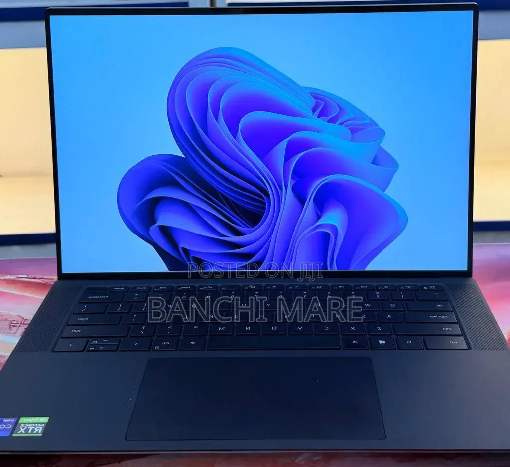 New Laptop Dell Precision 5560 16GB Intel Core i9 SSD 512GB