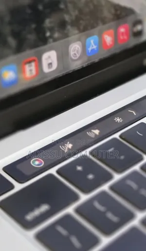 New Laptop Apple MacBook Pro 2020 32GB Intel Core i7 SSD 512GB