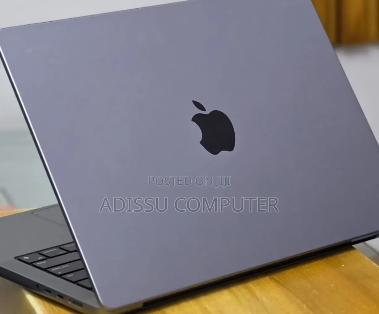 New Laptop Apple MacBook Pro 32GB Apple M1 Pro SSD 512GB