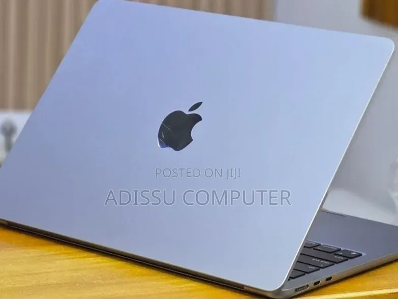 New Laptop Apple MacBook Air 2022 M2 8GB Apple M2 SSD 256GB