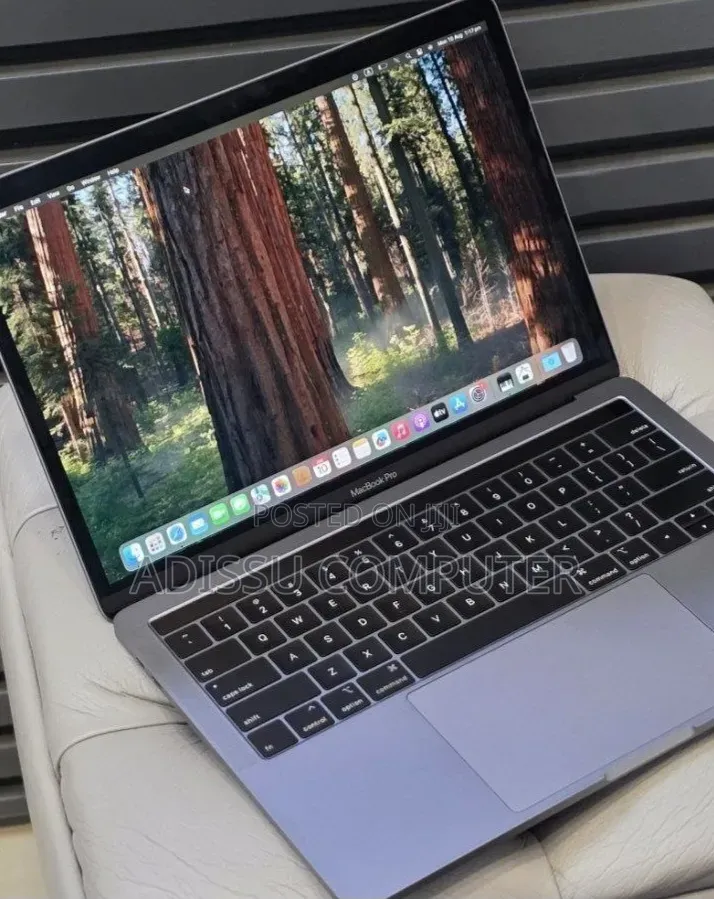 New Laptop Apple MacBook Pro 2019 16GB Intel Core i7 SSD 512GB