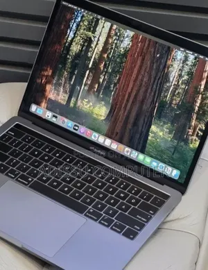 New Laptop Apple MacBook Pro 2019 16GB Intel Core i7 SSD 512GB