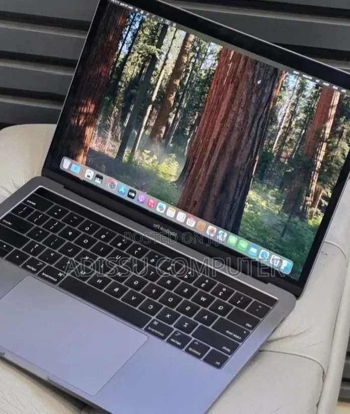 New Laptop Apple MacBook Pro 2019 16GB Intel Core i7 SSD 512GB