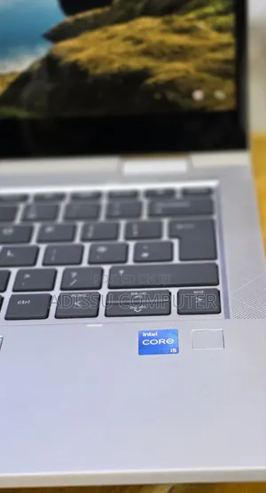 New Laptop HP EliteBook 830 G8 16GB Intel Core i5 SSD 512GB