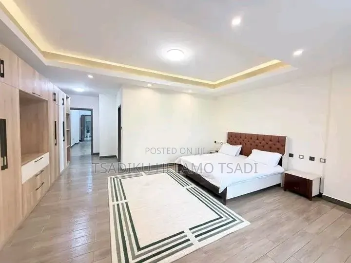 4bdrm Apartment in Nohi, Bole for rent