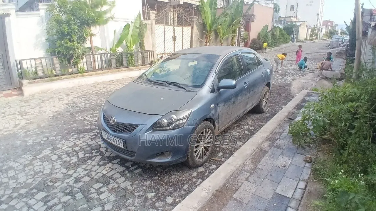 Toyota Yaris 2011 Blue
