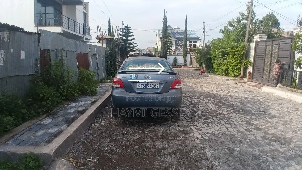 Toyota Yaris 2011 Blue