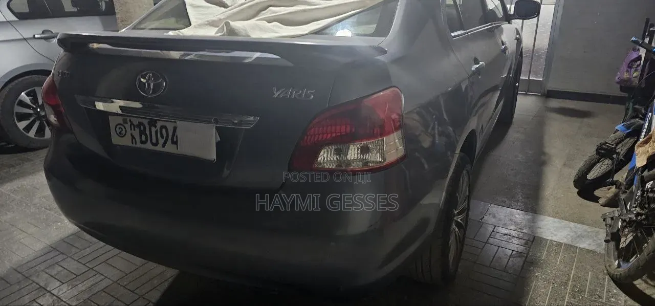 Toyota Yaris 2011 Blue