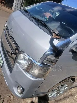 Toyota Grand HiAce 2002 Silver